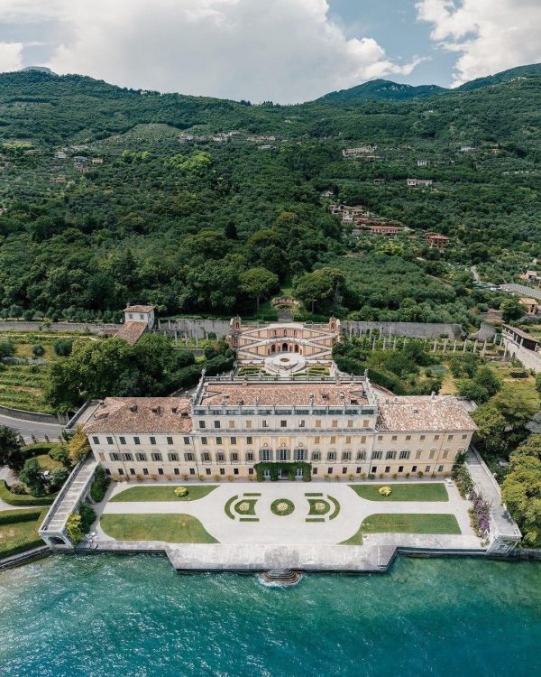 Tantra An exquisite villa offering breathtaking views of both sea and mountain.